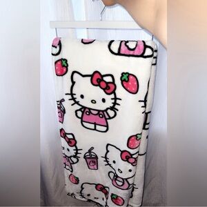 Hello kitty strawberry milkshake blanket